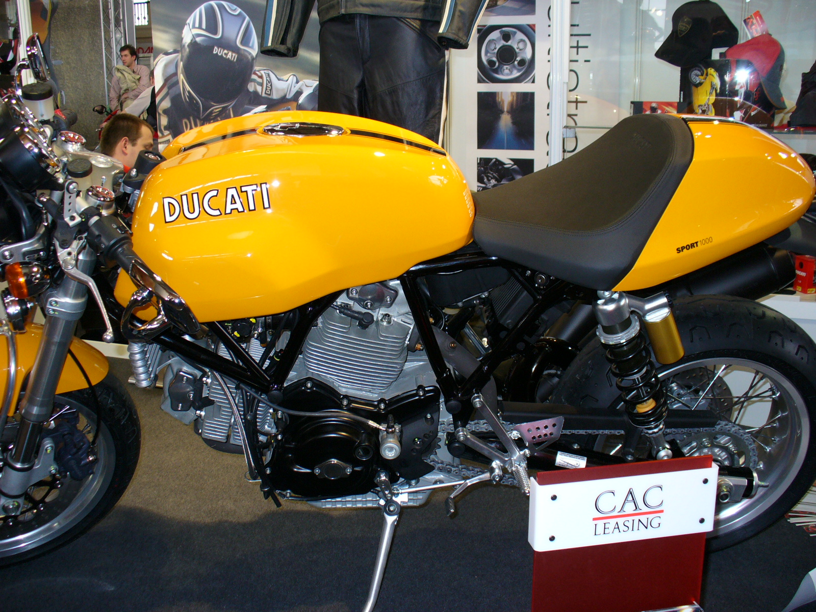 Výstava motorek 061